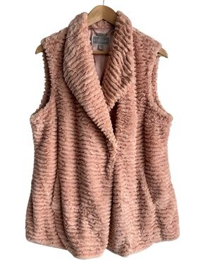 Guillaume Fuzzy Pink Faux Fur Vest Sz L Coquette Girly Cute Feminine Soft NWOT